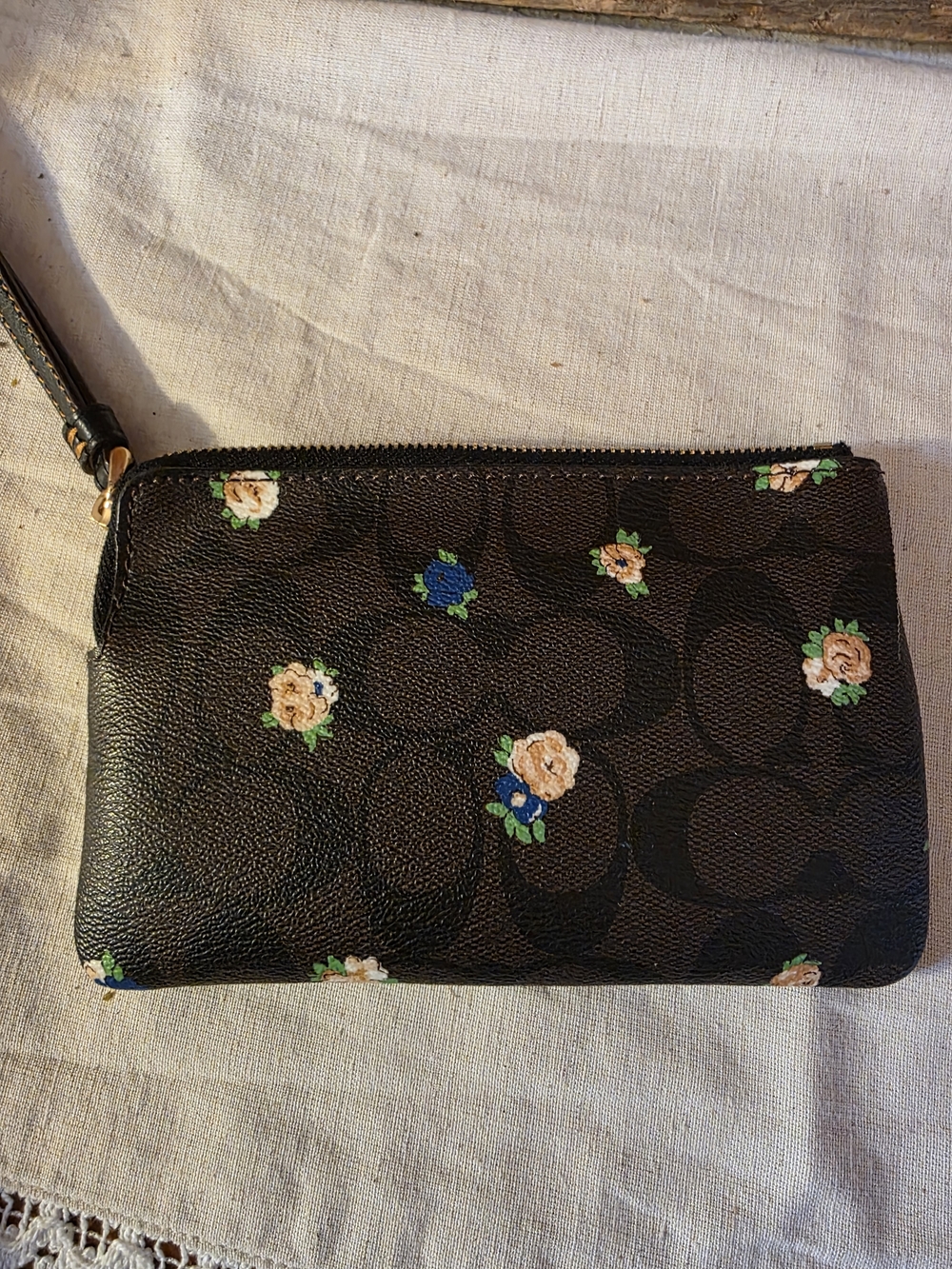 Coach Signature Floral Wristlet - Black